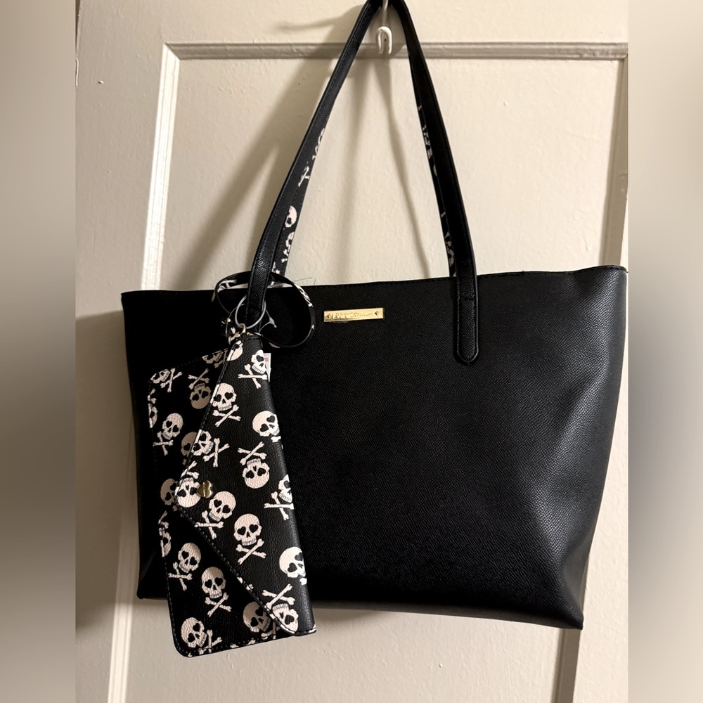 BNWT BETSEY JOHNSON SKULL TOTE W/Wallet